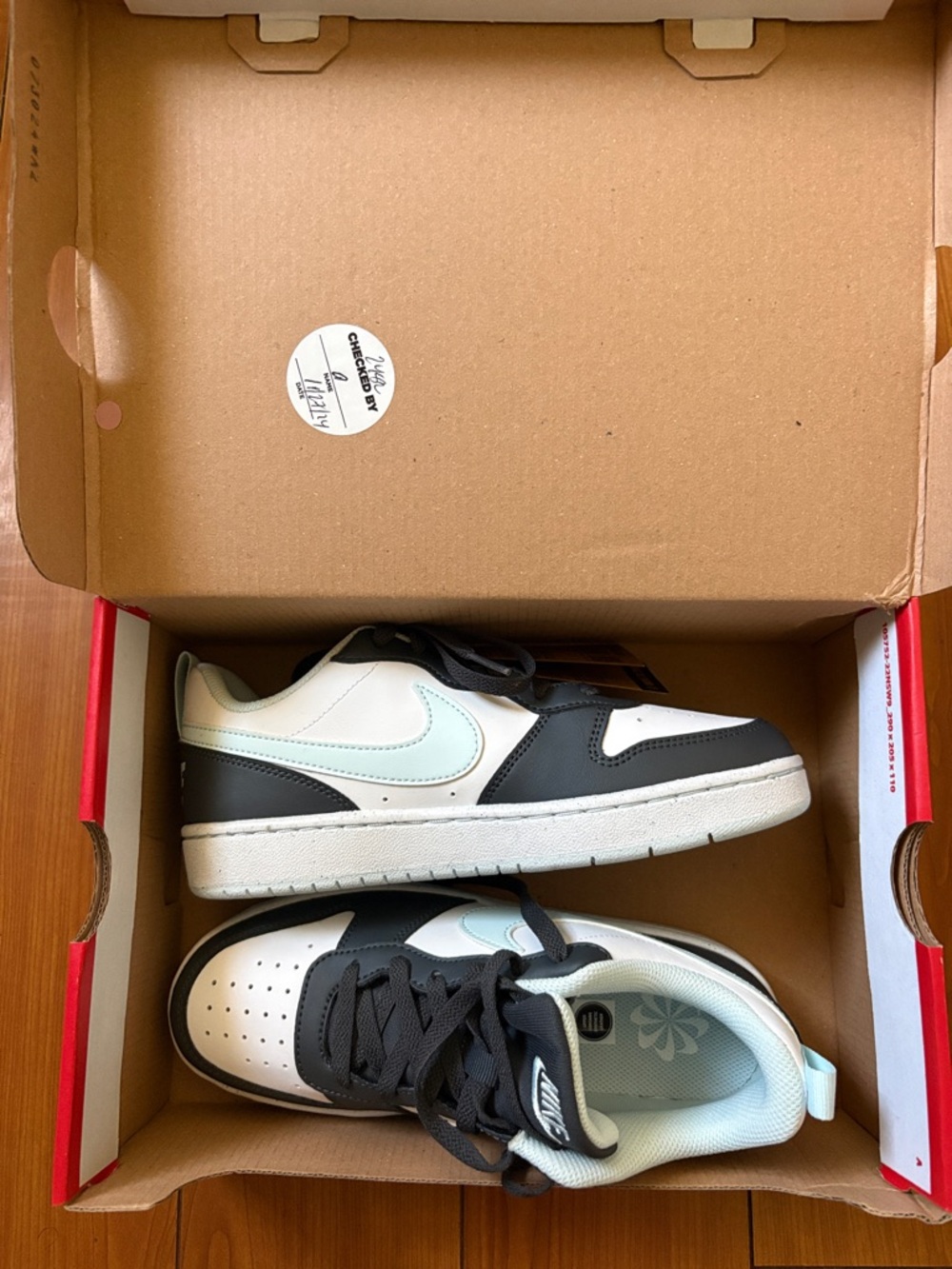 NWT Kids Nike shoes - Picture 2 of 3